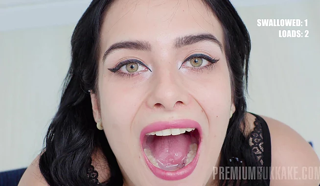 Смачный буккаке из 31 камшота в рот брюнетки - проглотила и не подавилась