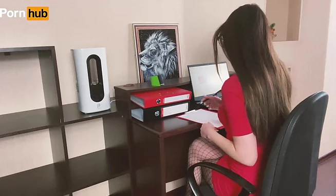 Саша, не ломайся. Я твой босс и сосать мне твоя обязанность